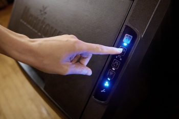 hand touching NEO touchpad Manitowoc ice