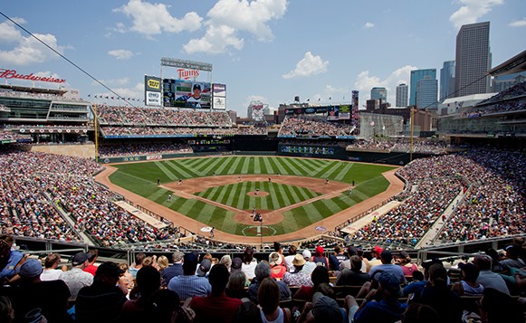 minnesota twins game at target field
